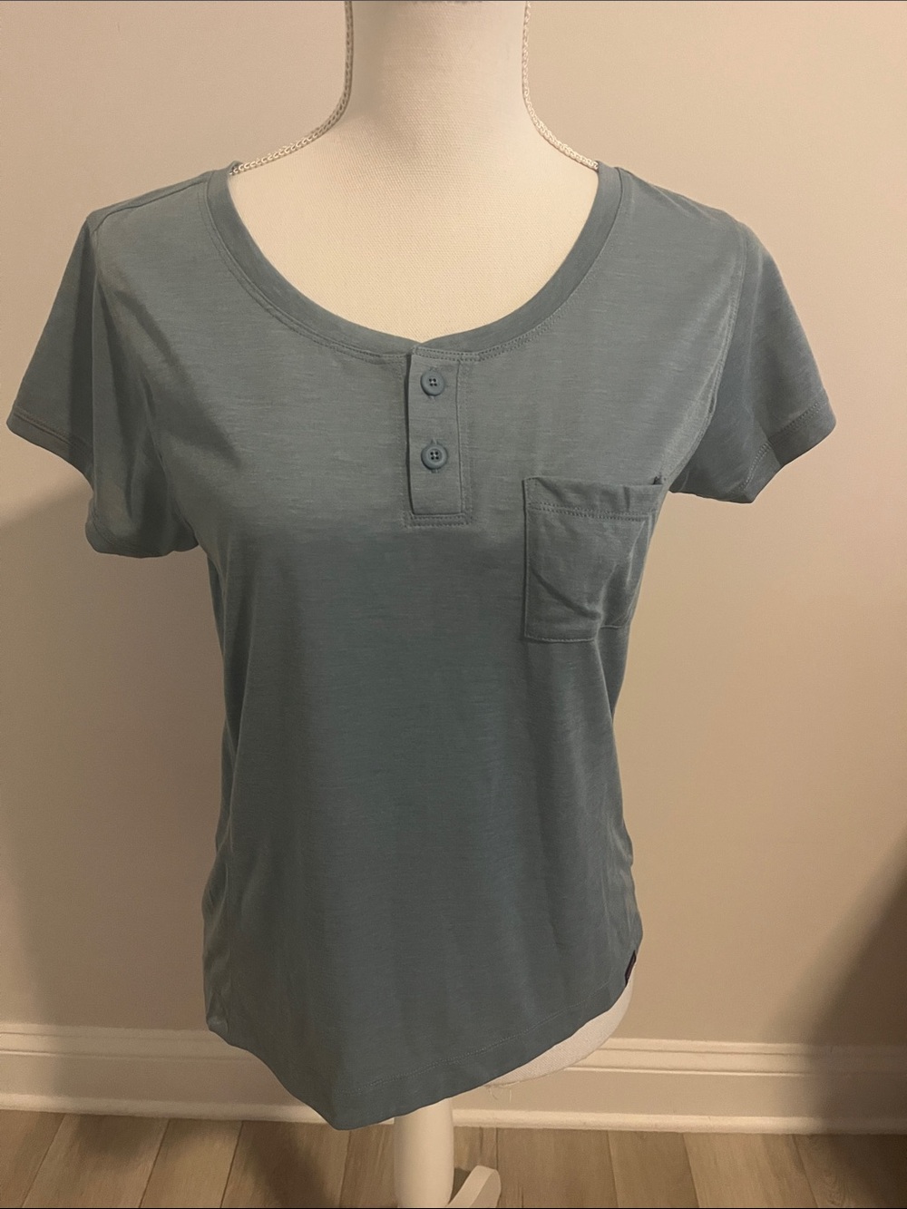 Patagonia Short-Sleeve Henley Tee Small NWT